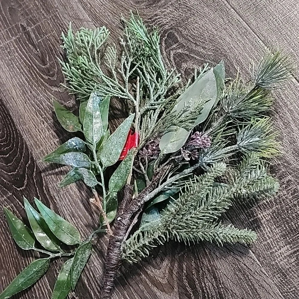 2x Ashland glittered foliage Stems